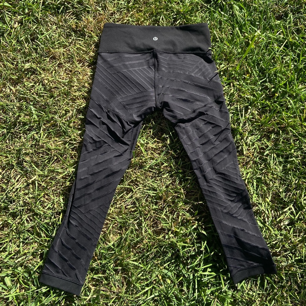 black lululemon leggings